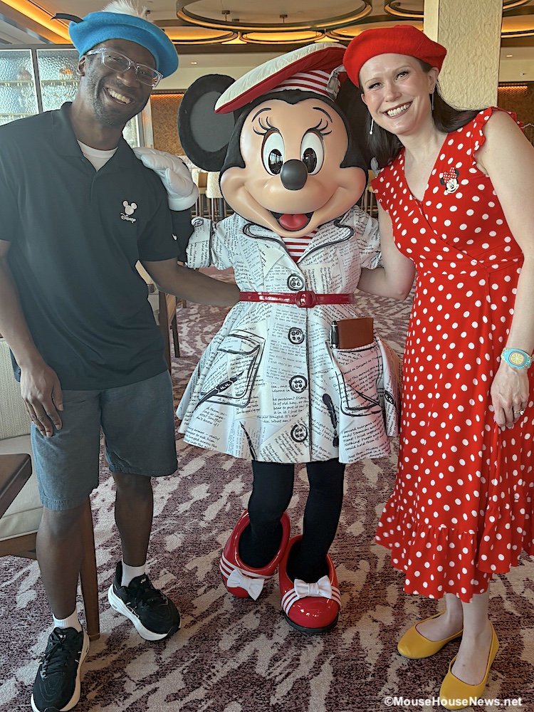 REVIEW: A Delicious Character Breakfast With ARTISTS