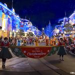 Jolly ENTERTAINMENT At Mickey’s Very Merry Christmas Party