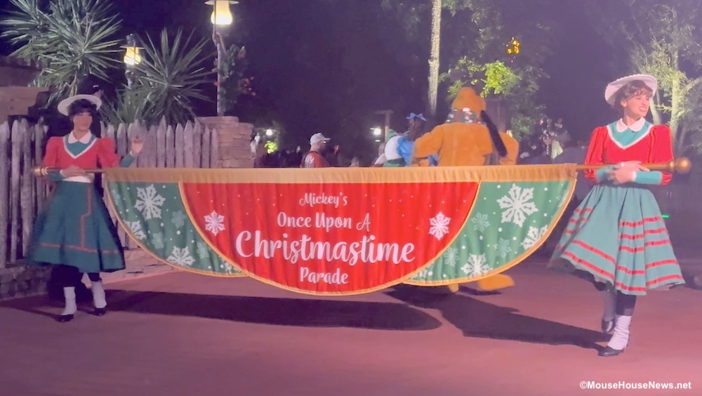 VIDEO: Mickey’s Once Upon A Christmastime Parade