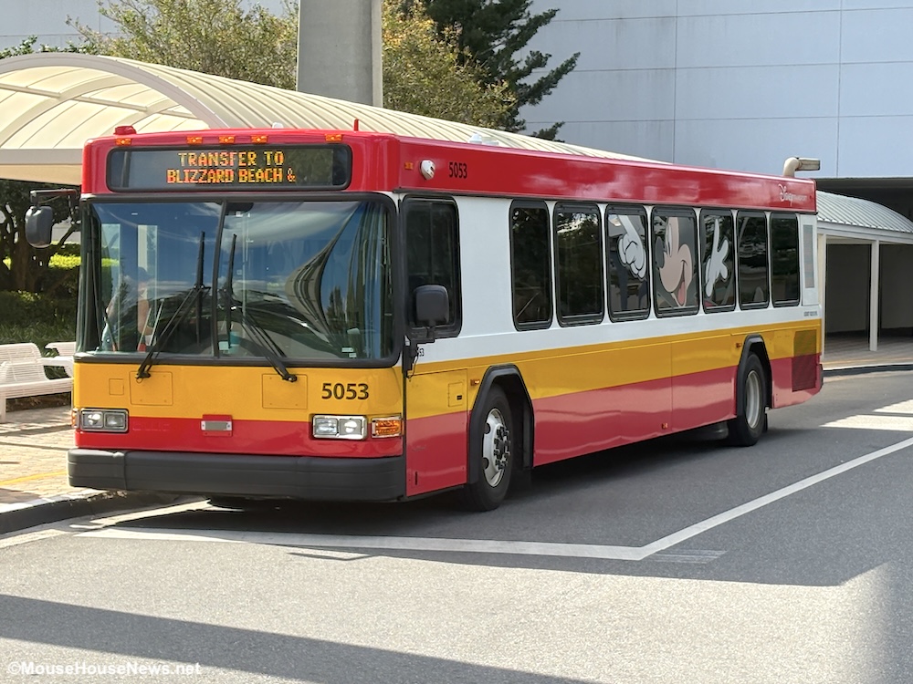 How To TRACK Disney World Buses Using the My Disney Experience App